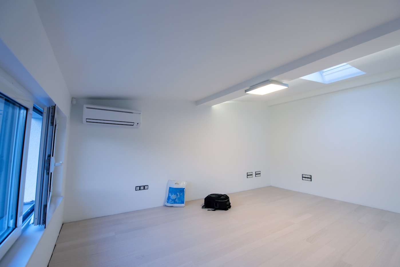 air conditioning unit in home loft conversion